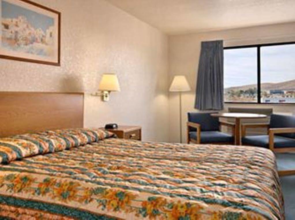 ซูเปอร์ 8 บาย วินด์แฮม เพรสคอต วัลเล่ย์ พรีสกอต Hotel เพรสค็อตต์ แวลลีย์ ภายนอก รูปภาพ