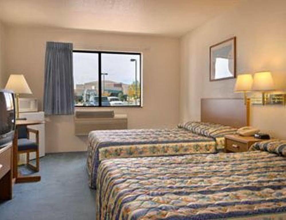 ซูเปอร์ 8 บาย วินด์แฮม เพรสคอต วัลเล่ย์ พรีสกอต Hotel เพรสค็อตต์ แวลลีย์ ภายนอก รูปภาพ